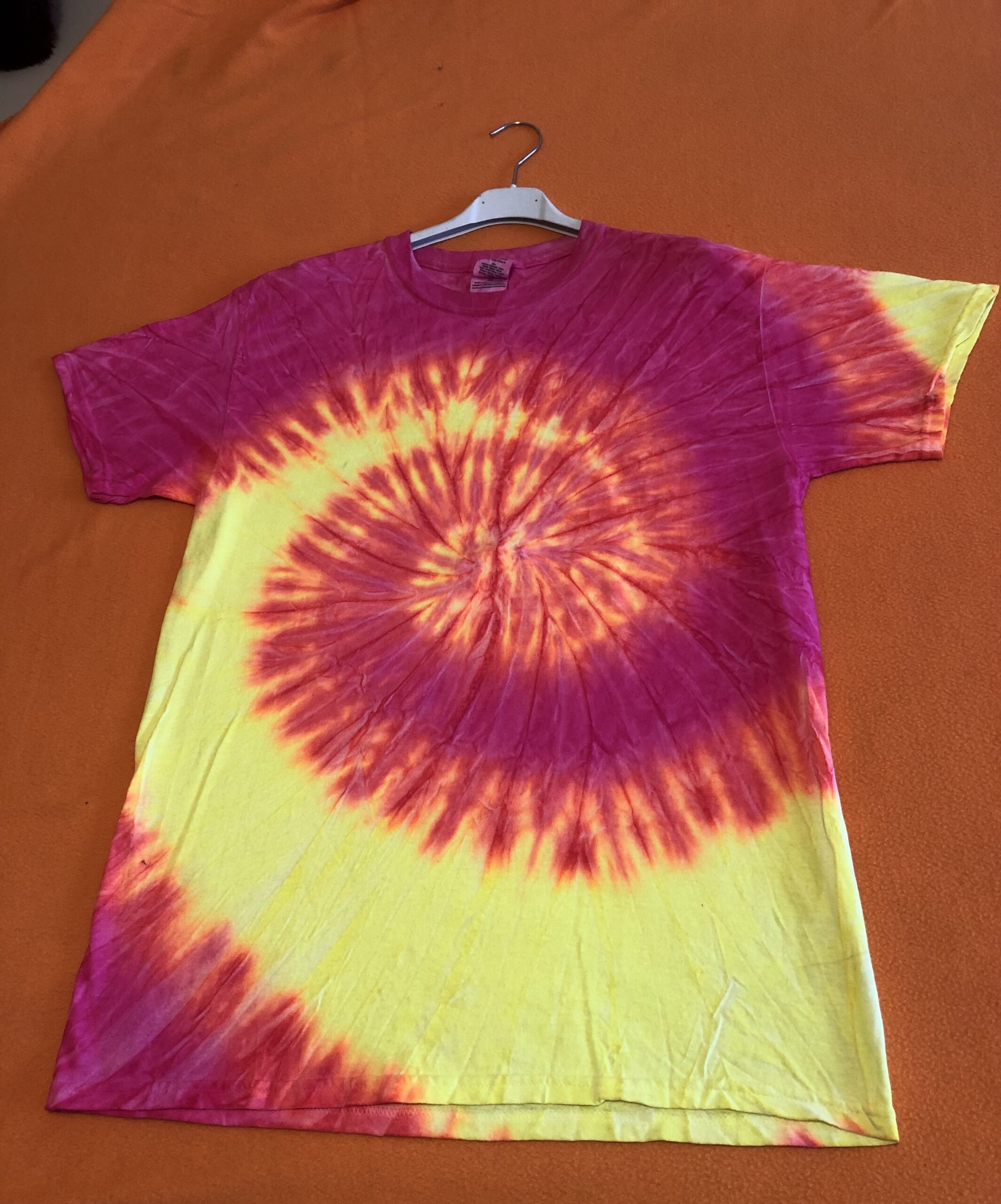 Rainbow Batik T-Shirt Größe M – Bild 4